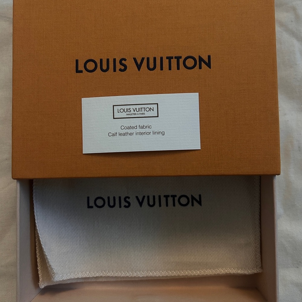 Louis Vuitton Orange box with Dust Bag - Picture 5 of 6
